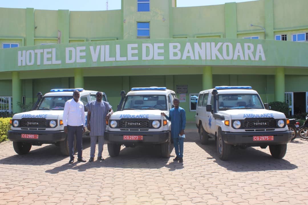 Trois ambulances réceptionnées par le maire Bio Sarako Tamou au profit de la zone sanitaire de Banikoara